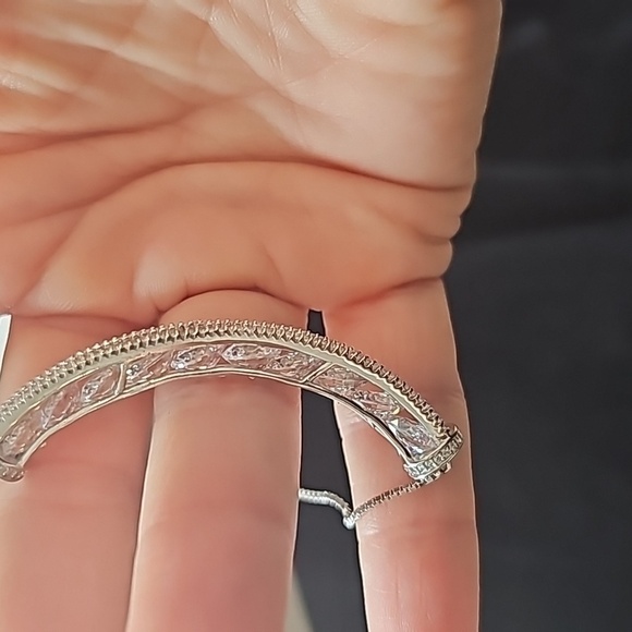 CRYSTAL BRACELET - Picture 4 of 7